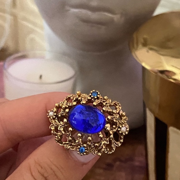 STUNNING vintage gold tone brooch with seed faux pearls and blue cabochon - Picture 7 of 11